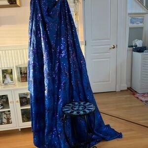 Vibrant Sequined Blue and Purple 126” Round Tablecloth